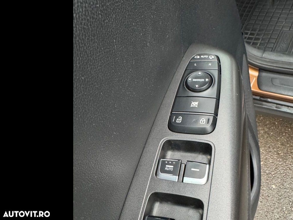 Kia Sportage 2.0 DSL 6AT 4x4 Style - 14