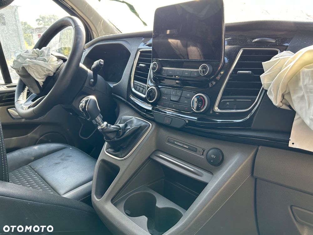 Ford Tourneo Custom - 2