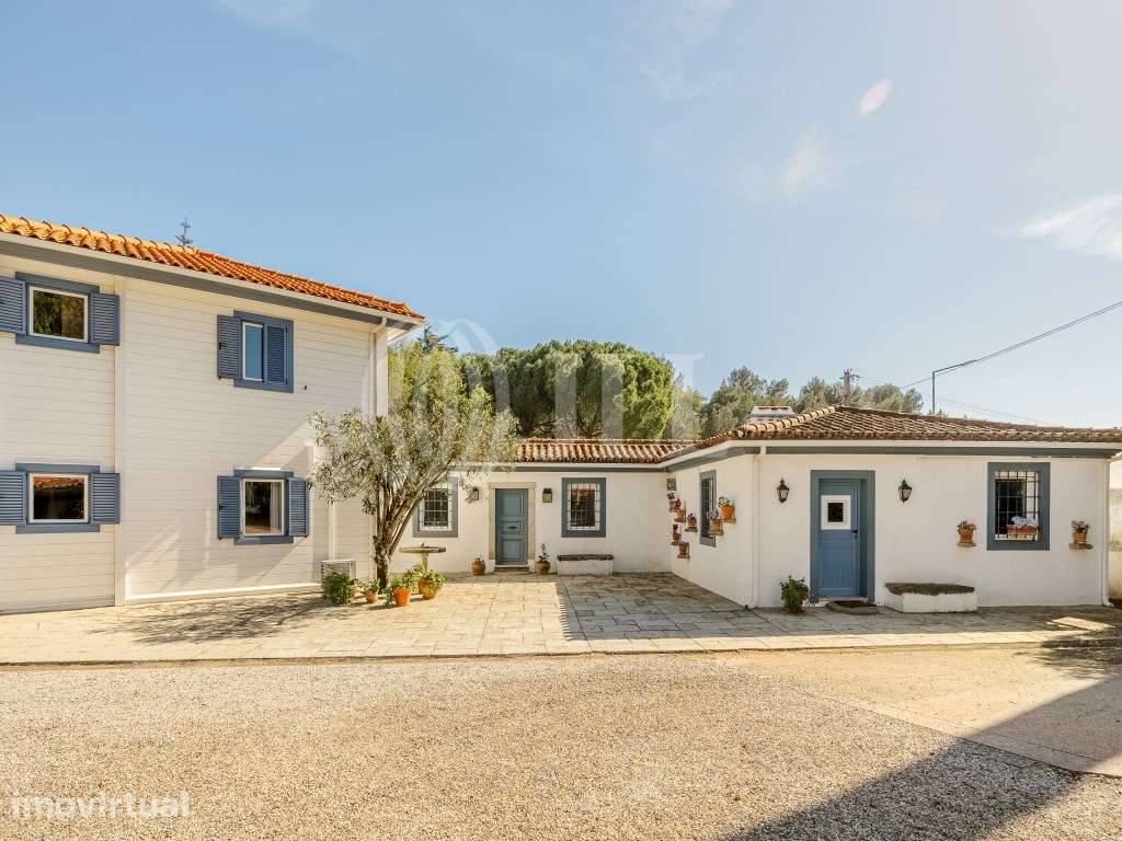 Moradia T4 com jardim e piscina, Livramento, Estoril - Grande imagem: 4/29
