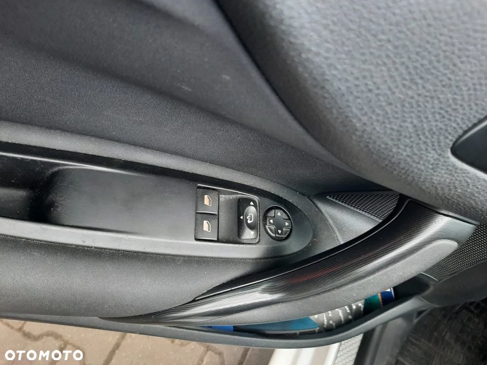 Citroën DS4 e-HDi 110 SoChic - 27