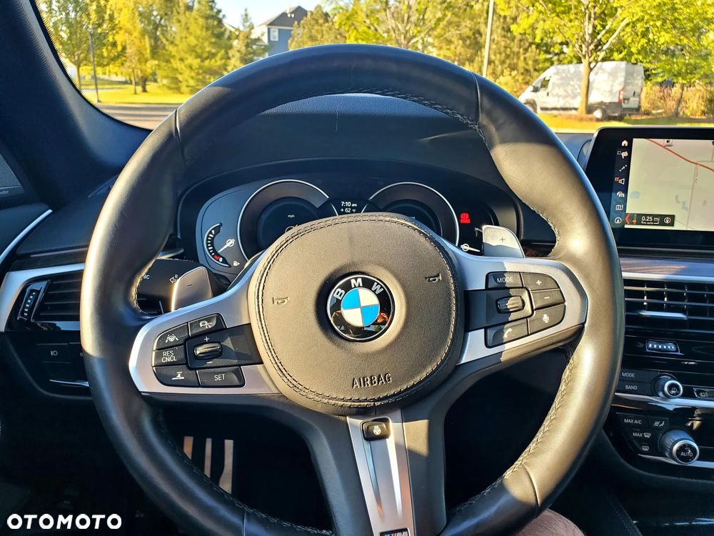 BMW Seria 5 540i xDrive M Sport Edition - 17