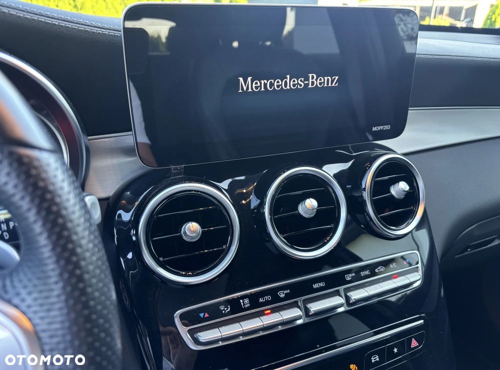 Mercedes-Benz GLC 200 4Matic 9G-TRONIC AMG Line Plus - 18