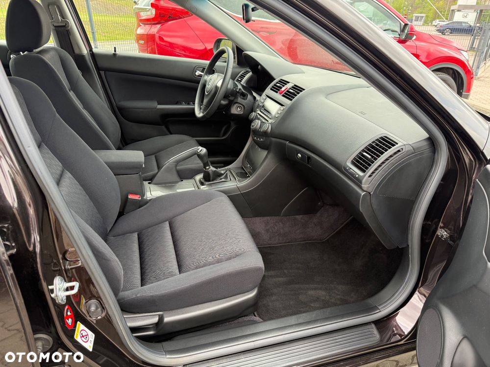 Honda Accord 2.0 Comfort - 29