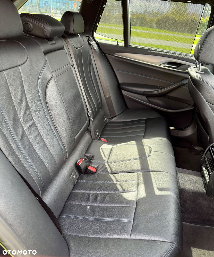 BMW Seria 5 520d M Sport - 16