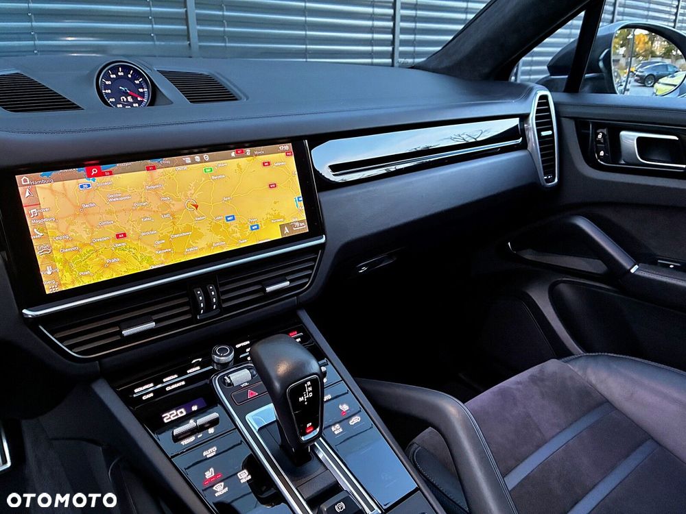 Porsche Cayenne - 28