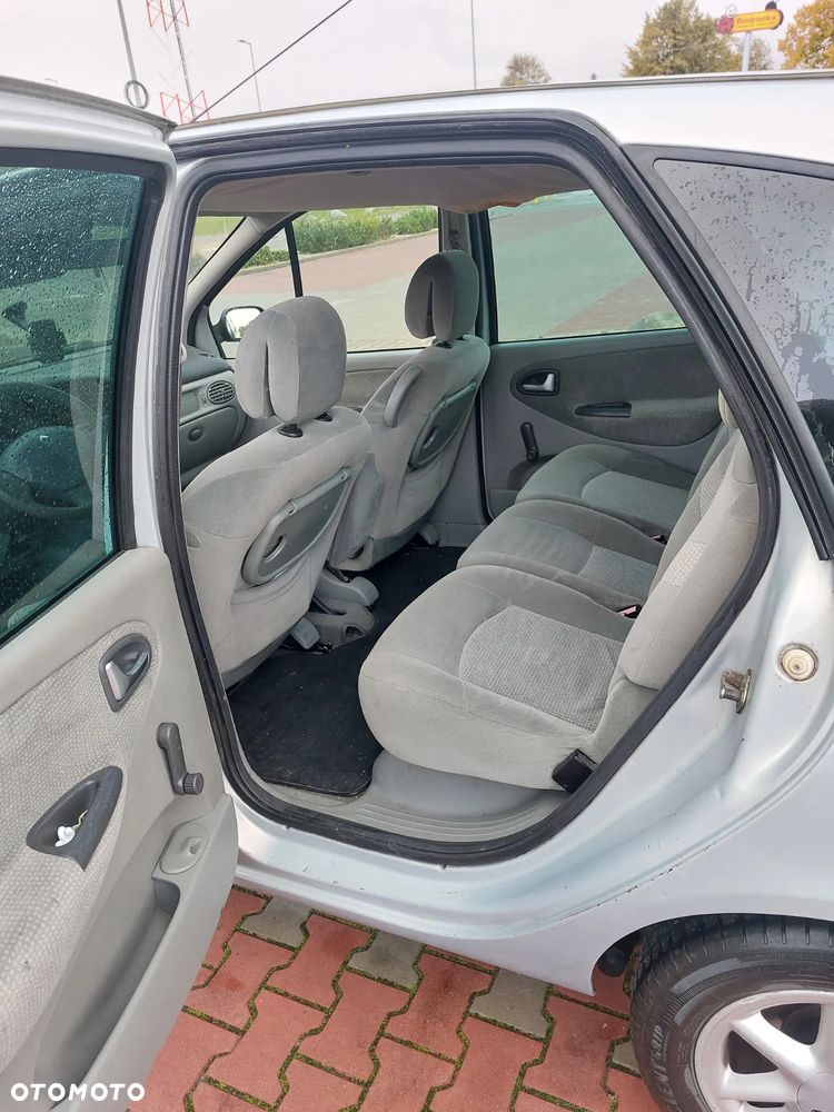 Renault Scenic - 10