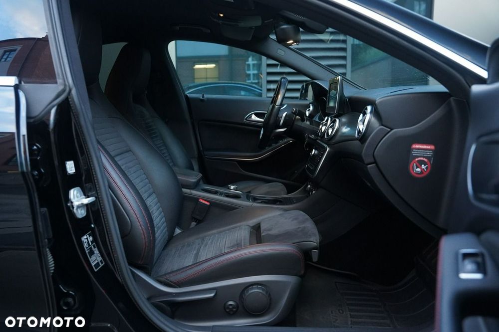 Mercedes-Benz CLA 200 7G-DCT AMG Line - 21