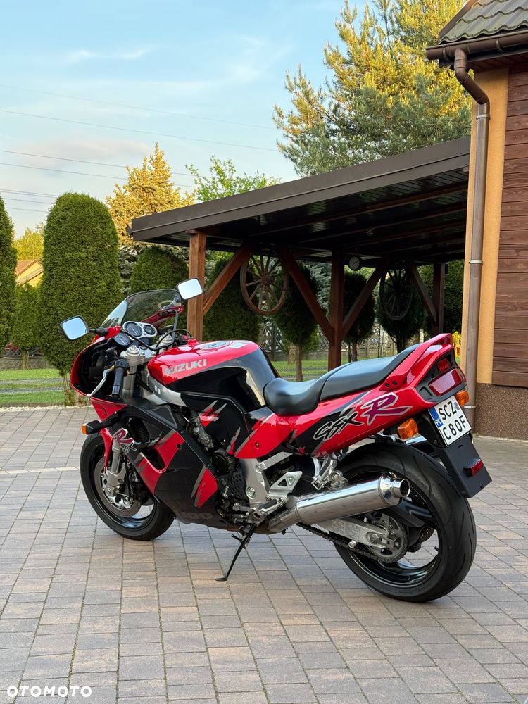 Suzuki GSX-R - 30
