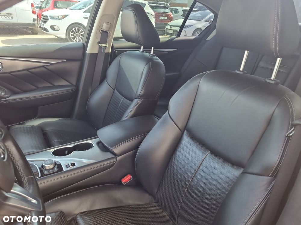 Infiniti Q50 2.0t Sport Tech - 14