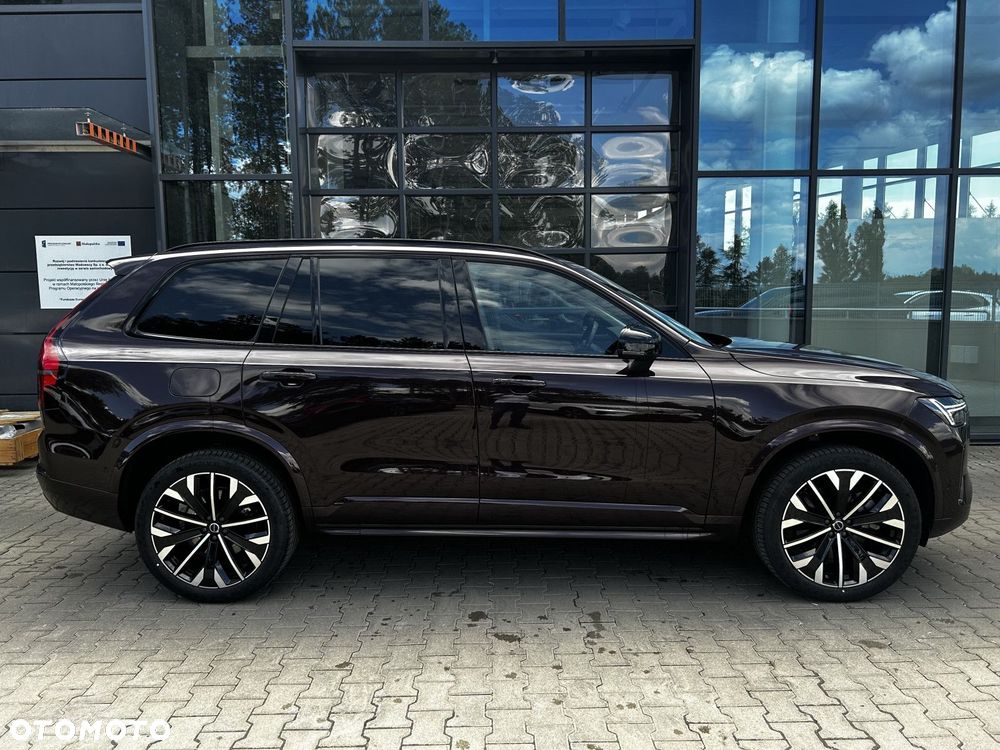 Volvo XC 90 - 9