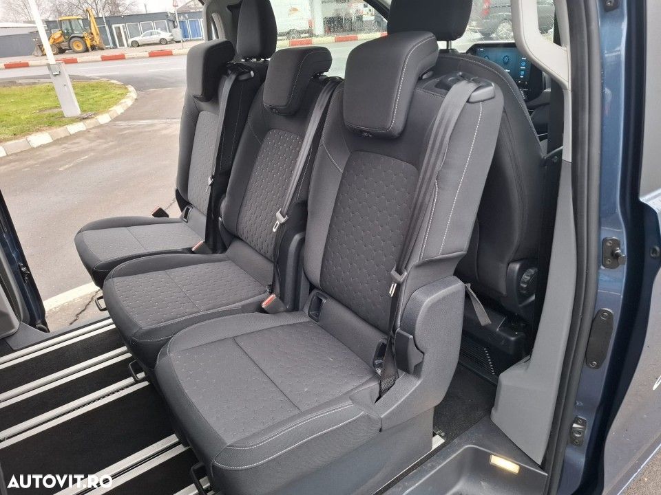 Ford Tourneo Custom - 19