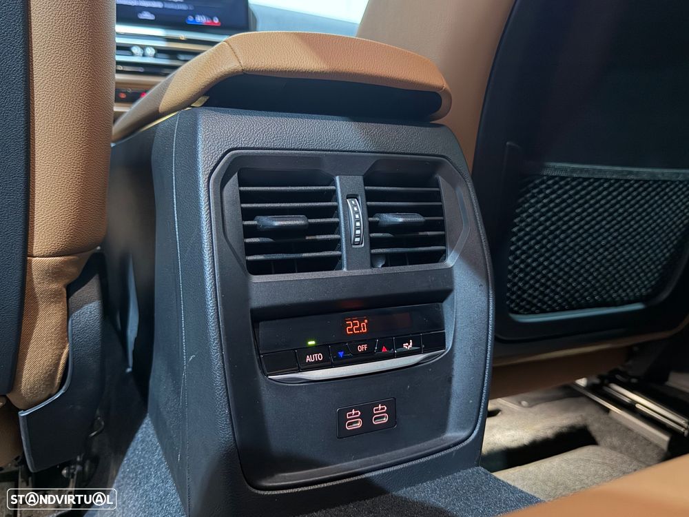 BMW 330 e Pack Desportivo M Pro Auto - 35