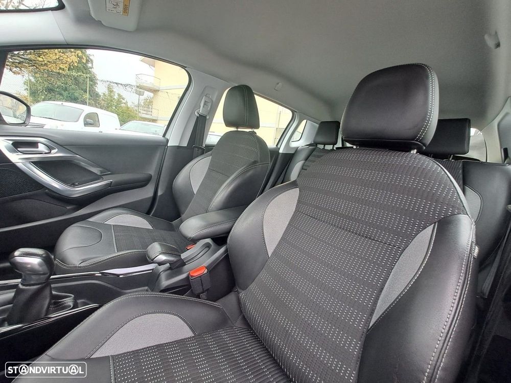 Peugeot 2008 1.2 PureTech Allure - 13