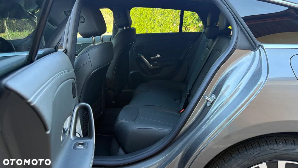 Mercedes-Benz CLA 200 d Progressive 8G-DCT - 31