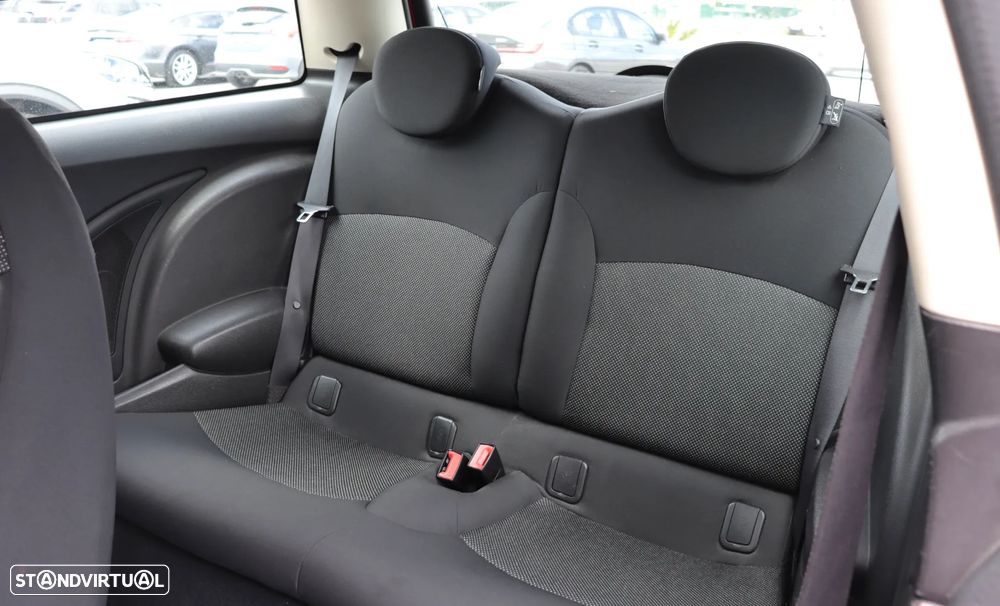 MINI 3 Portas One D - 16