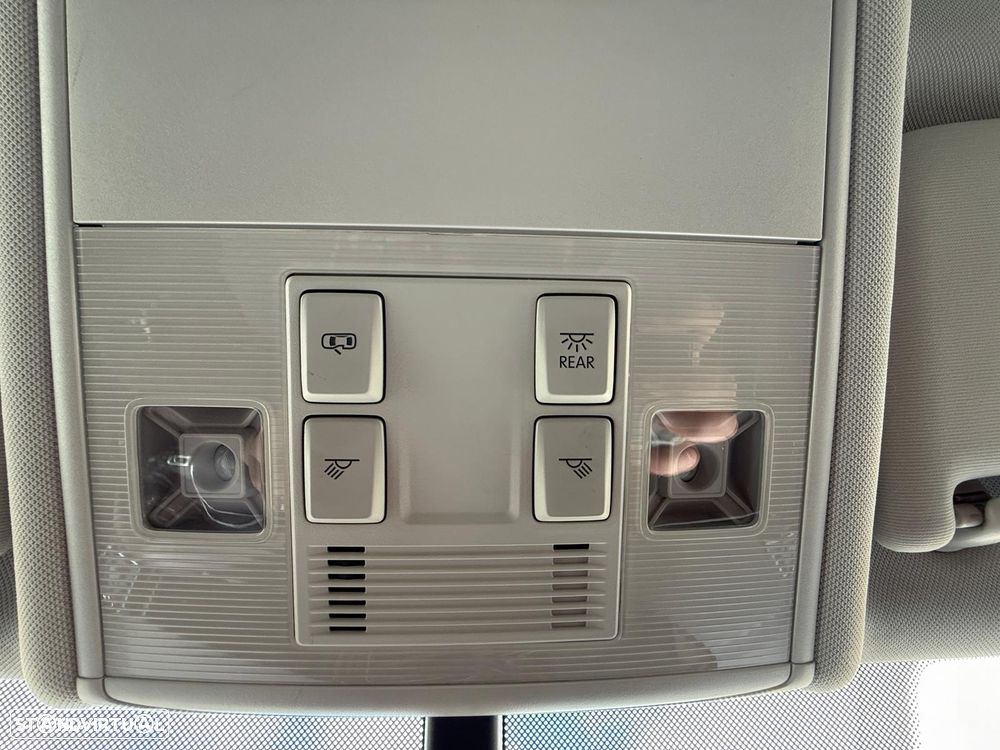 VW Golf Variant 1.6 TDi Highline DSG - 35