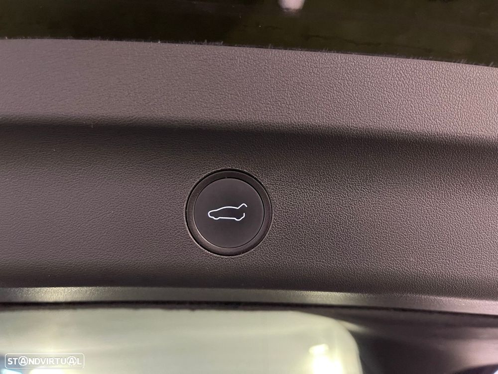 Tesla Model Y Long Range Dual Motor AWD - 39