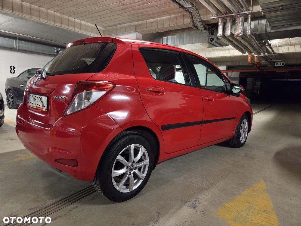 Toyota Yaris 1.33 Premium - 4
