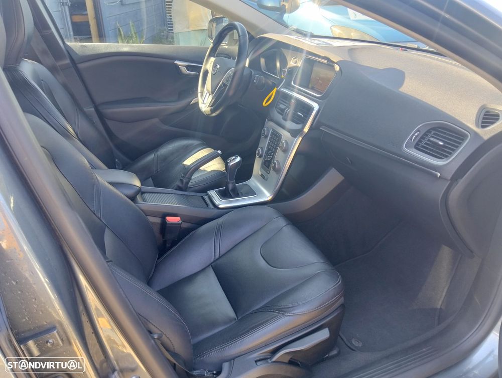 Volvo V40 D2 Inscription - 9