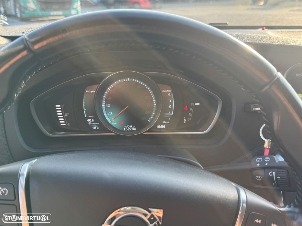 Volvo V40 2.0 D2 Momentum Geartronic - 8