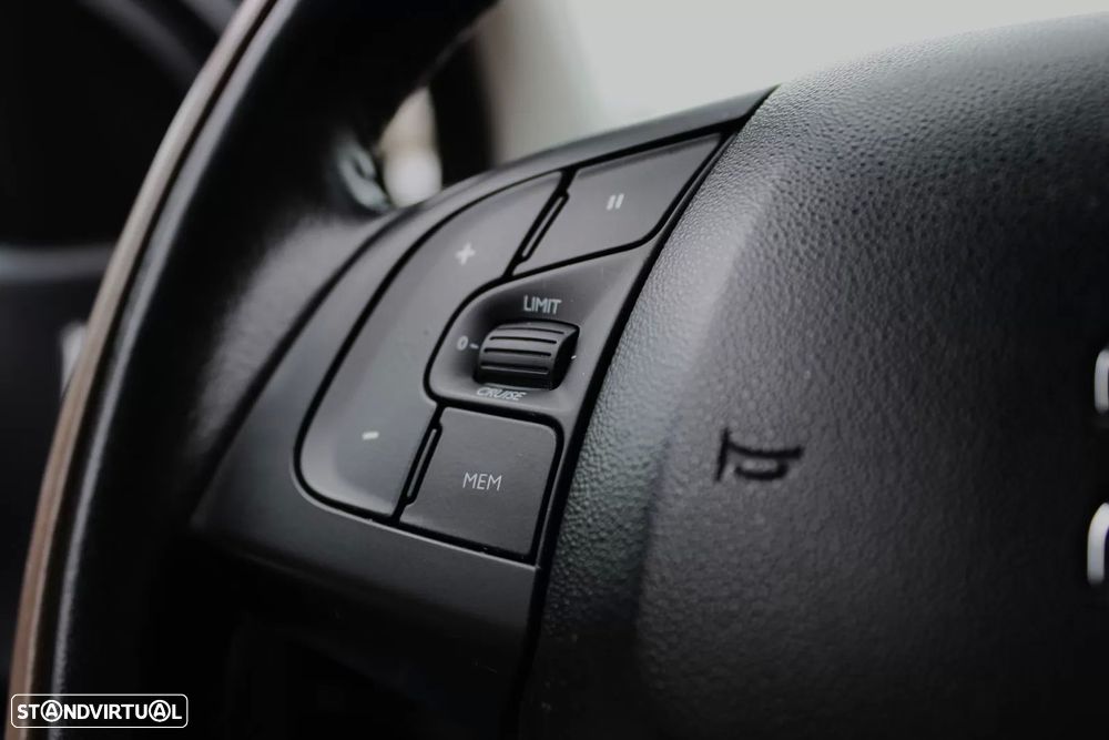 Citroën C4 Cactus 1.6 BlueHDi Shine Ed.Moonlight - 29