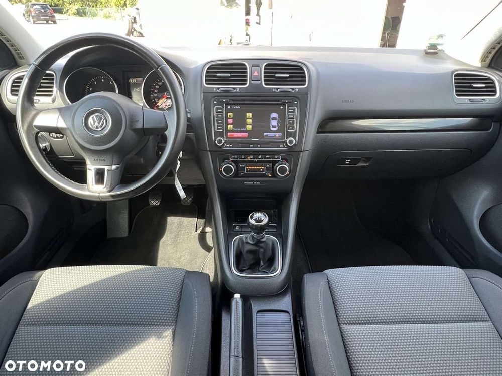 Volkswagen Golf - 6