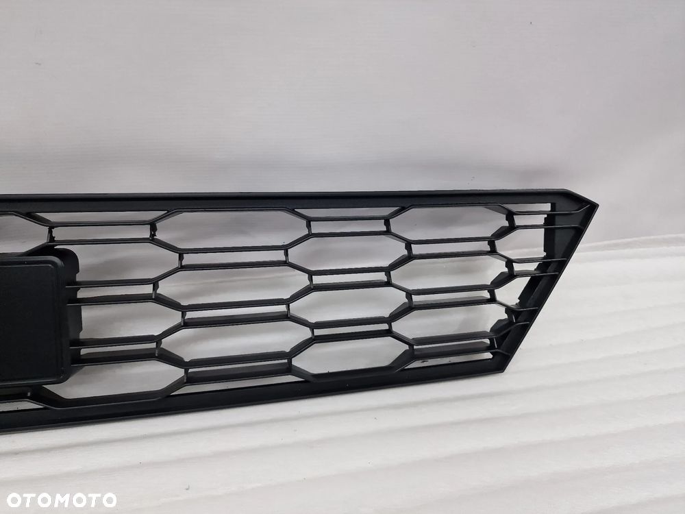 SEAT IBIZA 5 V 16- KRATKA ŚRODKOWA ZDERZAKA PRZEDNIEGO PRZÓD , NR 6F0853667 ,  NR AUKCJI KR341 - 6