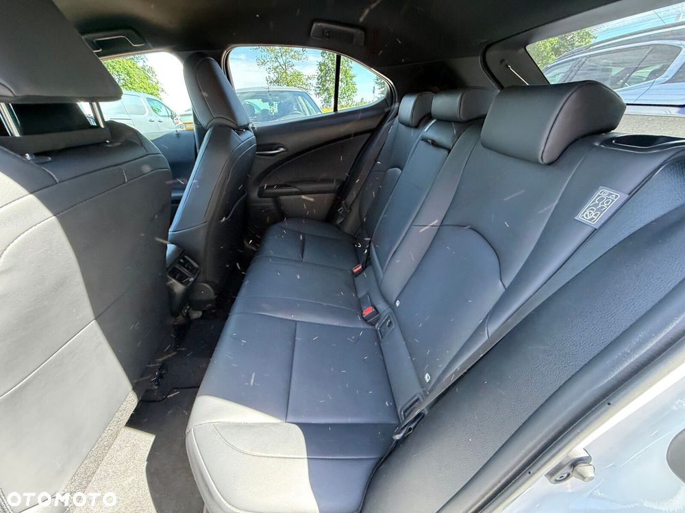 Lexus UX - 14