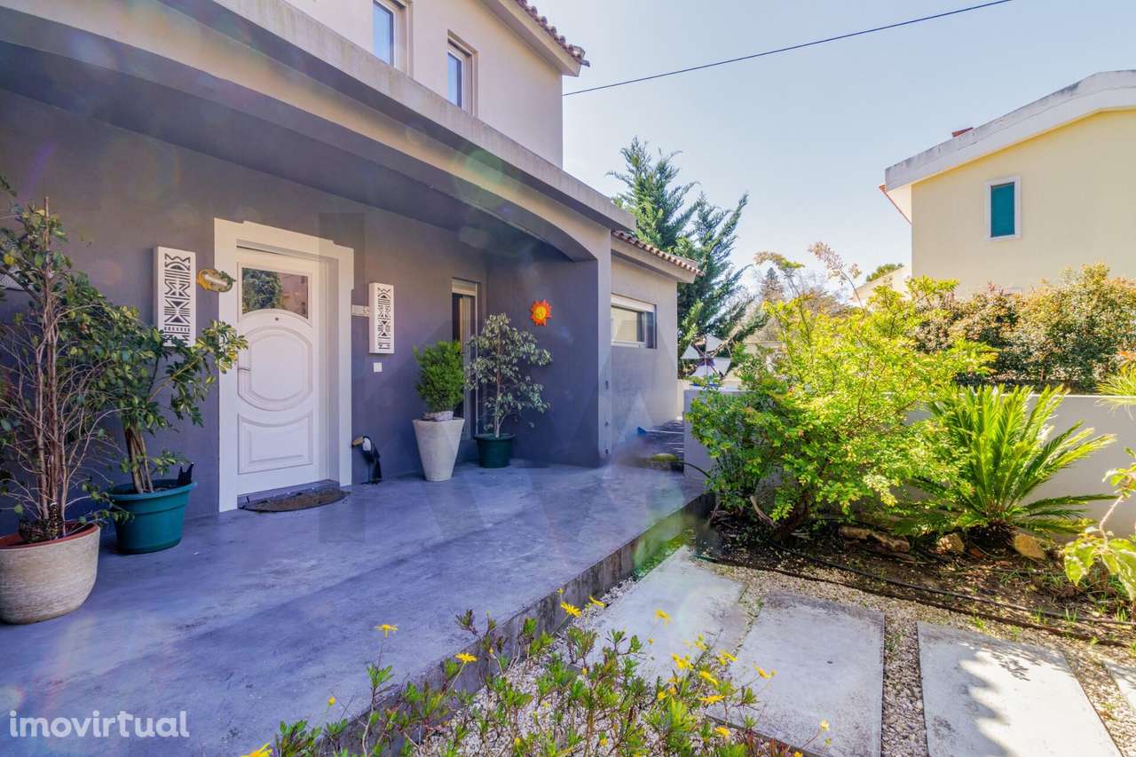 Moradia T4  Unifamiliar em Zona de Residenicial - Grande imagem: 2/29