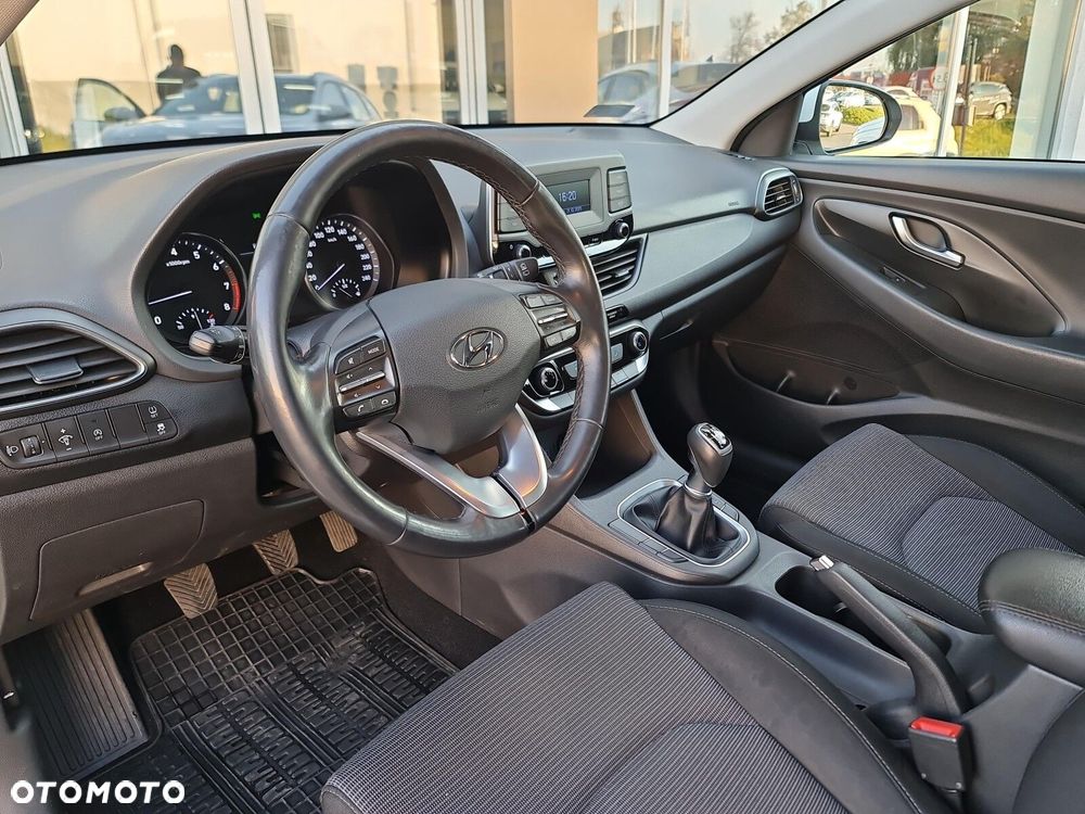 Hyundai i30 1.5 DPI Classic + - 12