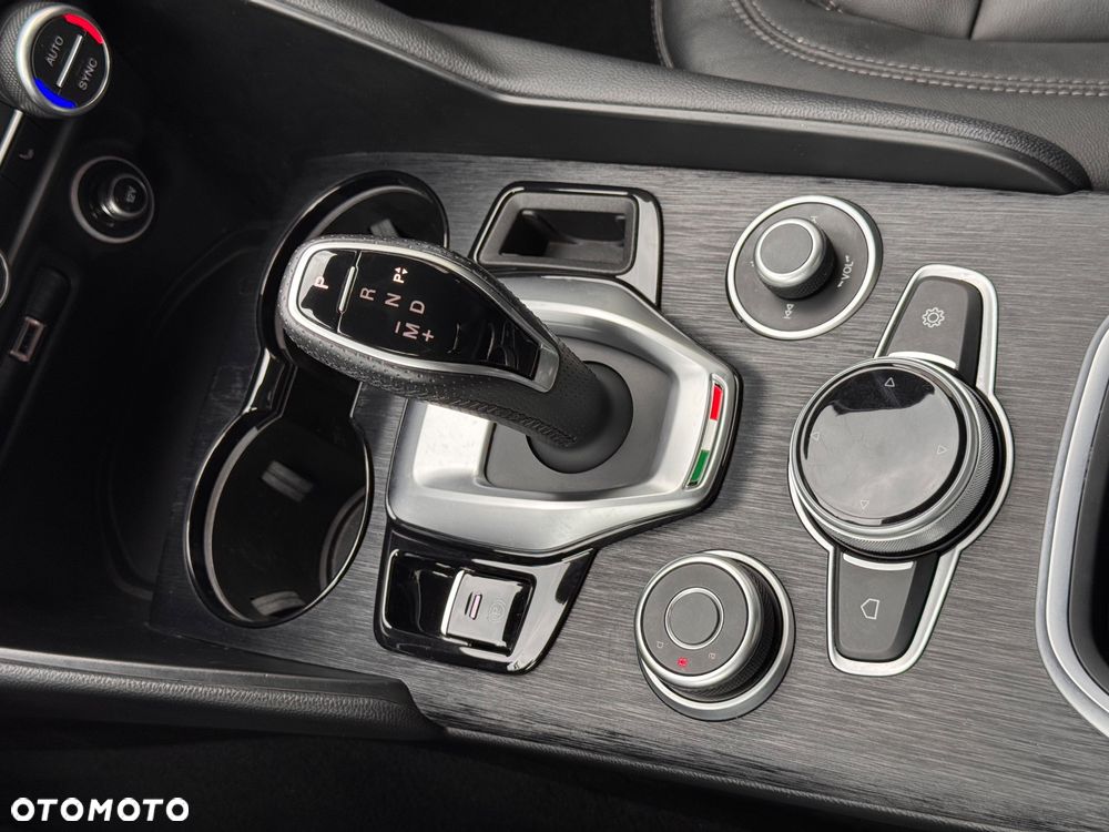 Alfa Romeo Giulia 2.0 Turbo 16V AT8 Veloce - 15