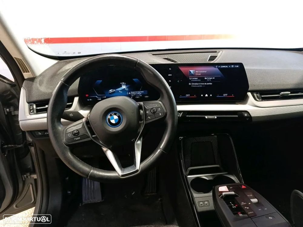 BMW iX1 eDrive20 - 9