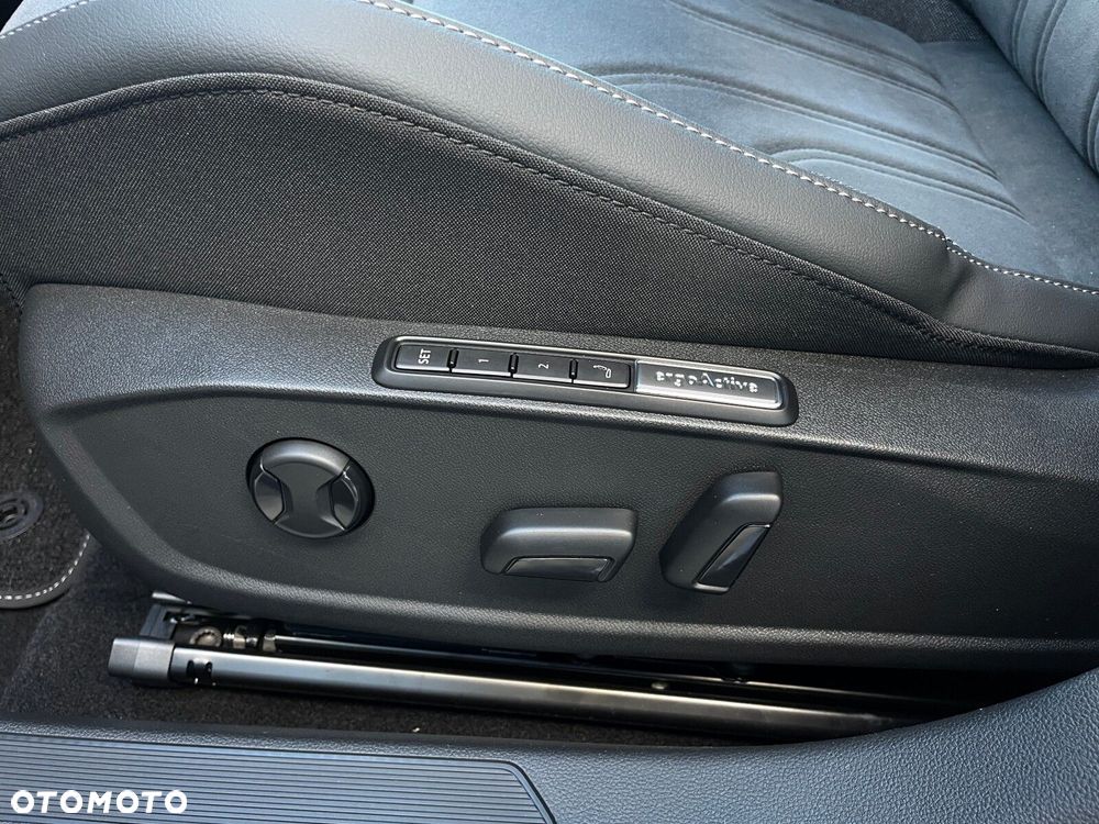 Volkswagen Golf - 27
