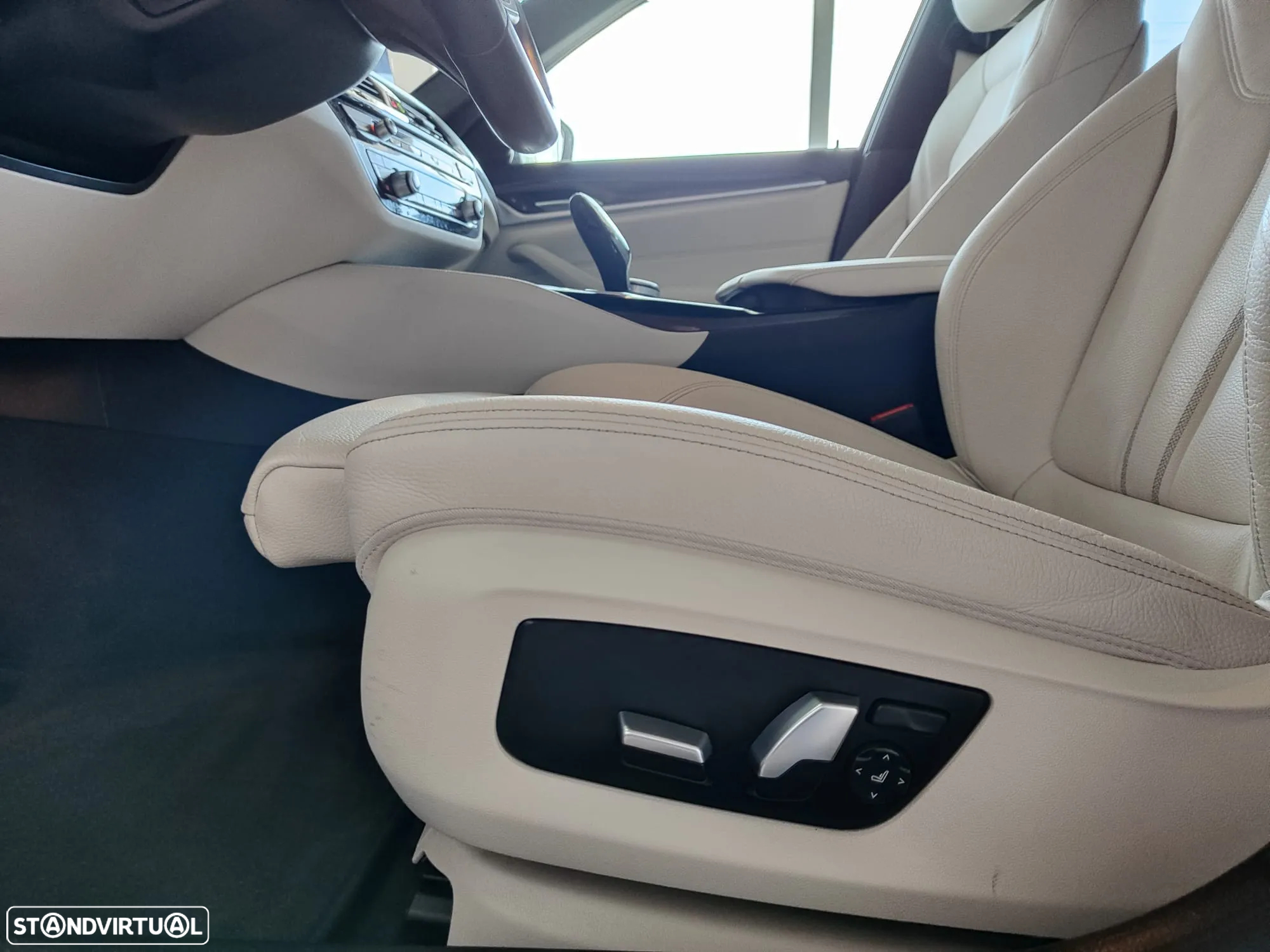 BMW 530 e Pack Desportivo M - 24
