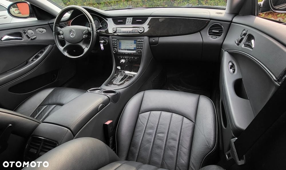 Mercedes-Benz CLS 500 - 12