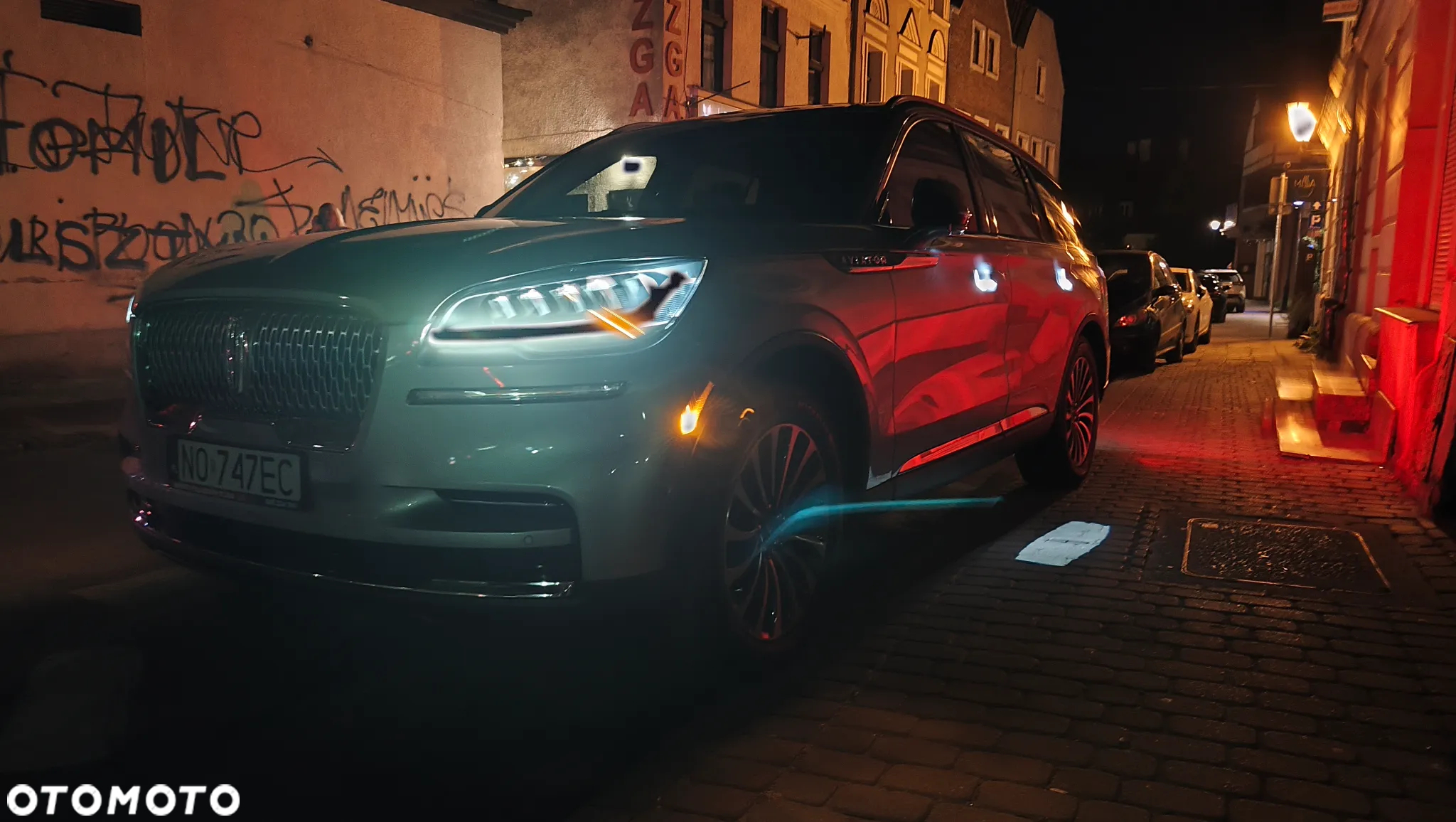 Lincoln Aviator - 12