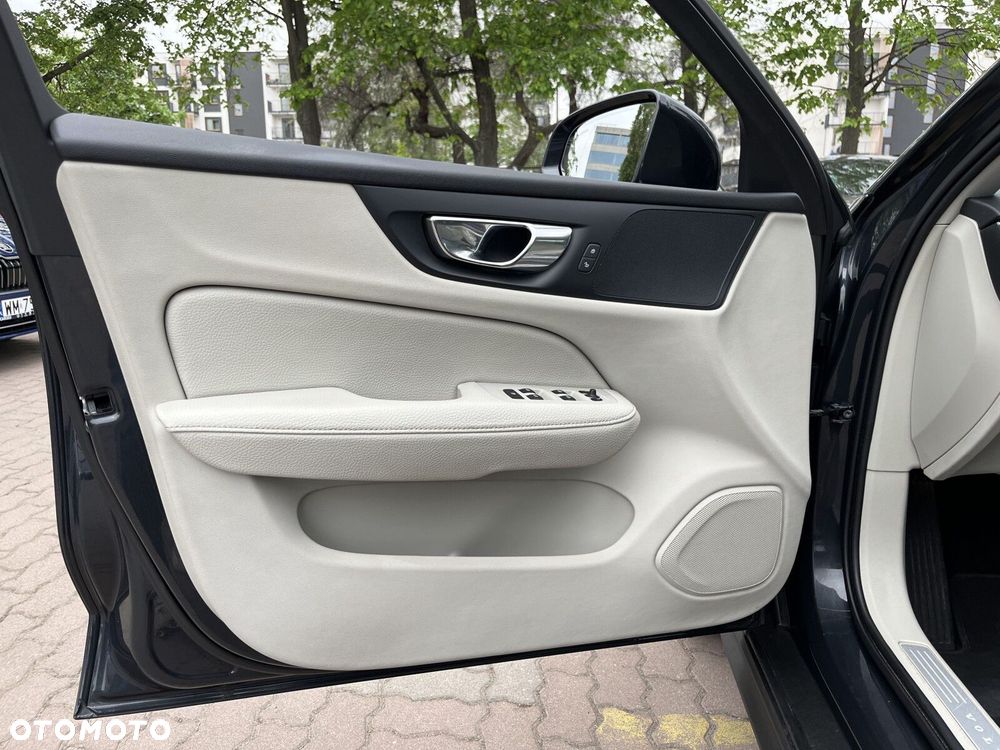 Volvo V60 D4 SCR AWD - 11