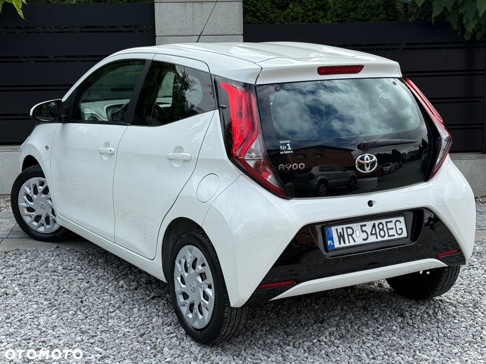 Toyota Aygo x-business - 9
