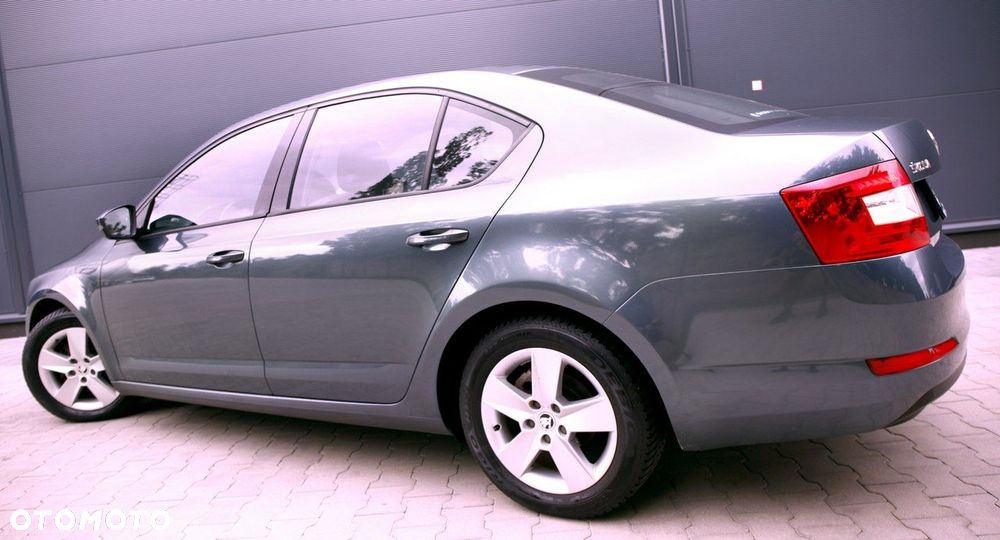 Skoda Octavia 2.0 TDI Edition DSG - 24