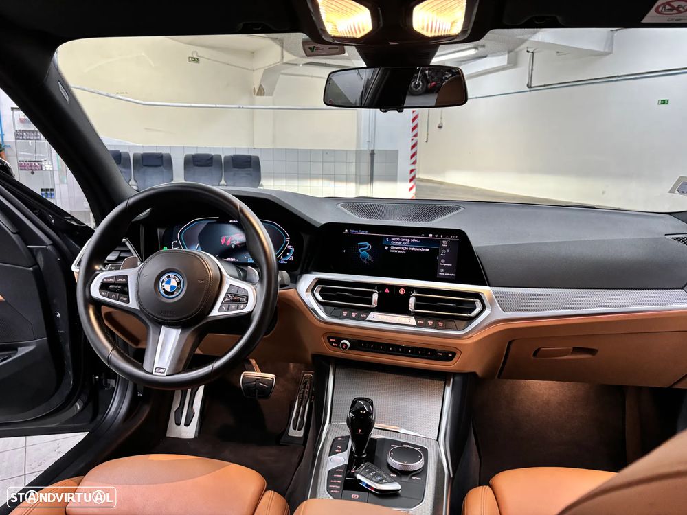 BMW 330 e Pack Desportivo M Auto - 12