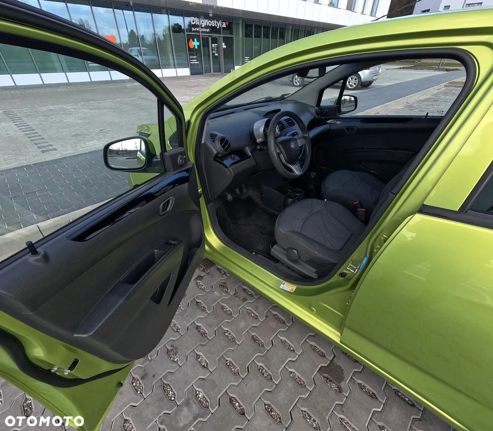 Chevrolet Spark 1.0 - 12