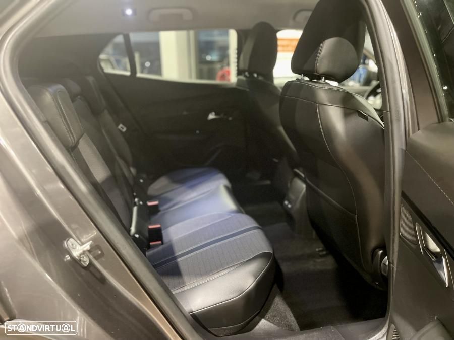 Peugeot 2008 1.2 PureTech Allure Pack - 25