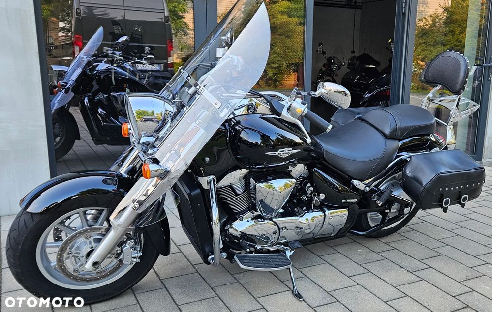 Suzuki Intruder - 6