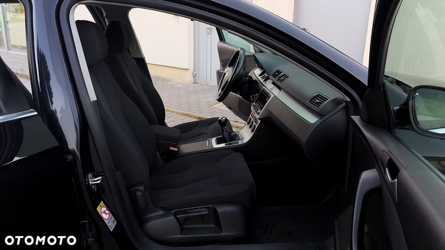 Volkswagen Passat 2.0 TDI Comfortline - 15