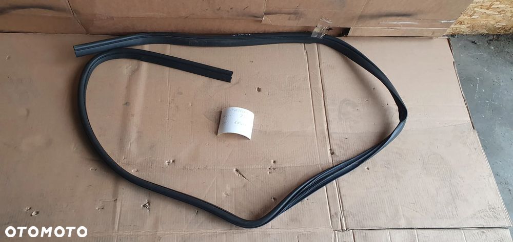 Uszczelka drzwi prawy przód przednia prawa Ford Kuga MK1 - 1