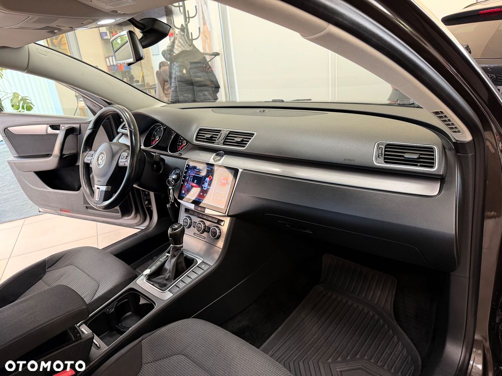 Volkswagen Passat 1.4 TSI Trendline - 35