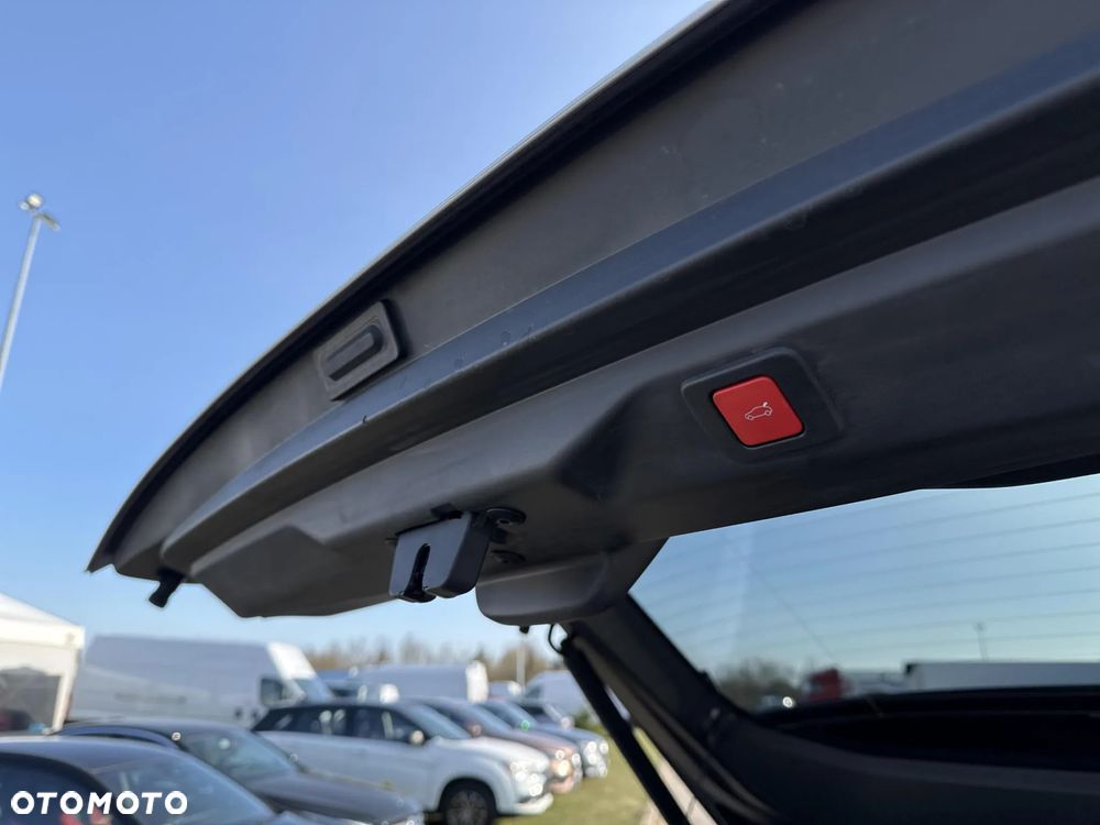 Peugeot 3008 1.6 PHEV 195 GT E-DCS7 - 14