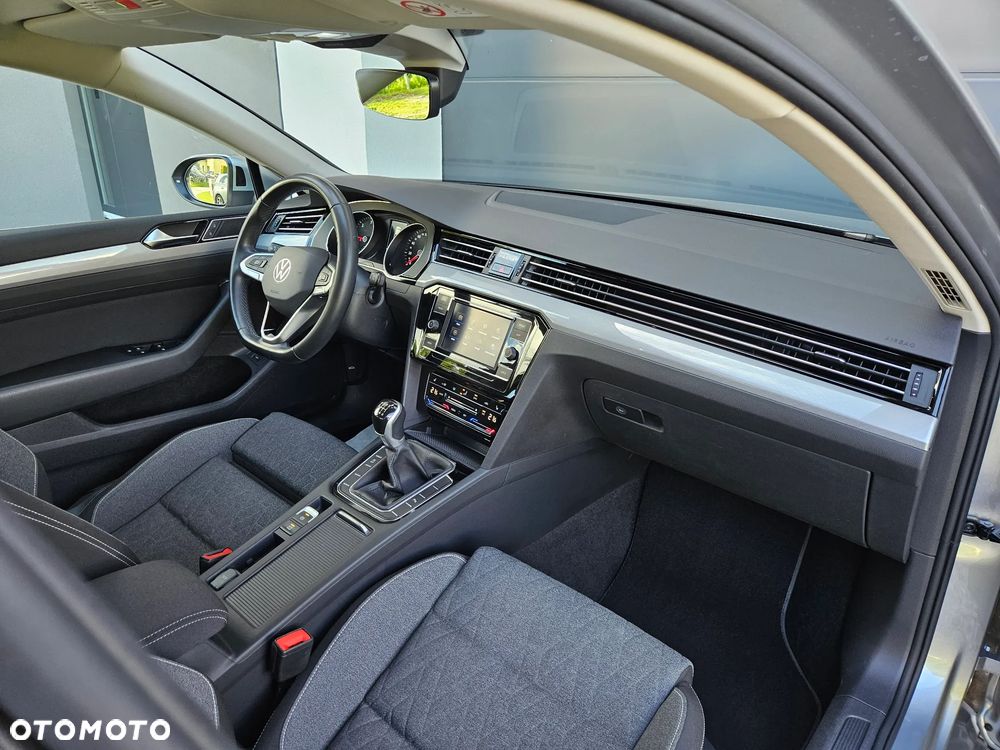 Volkswagen Passat 2.0 TDI EVO Business - 12