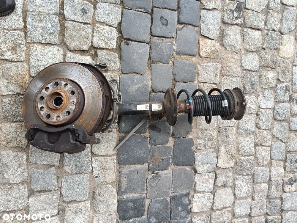 Mcperson Prawy 1.6 2.0 TDI Skoda Octavia 3 Seat Leon VW Golf 7 Audi Zwrotnica Prawa 5Q0256Q - 1