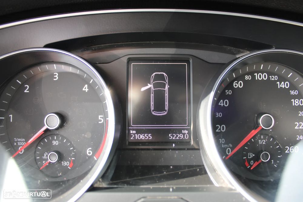 VW Passat Variant 2.0 TDi Confortline - 15